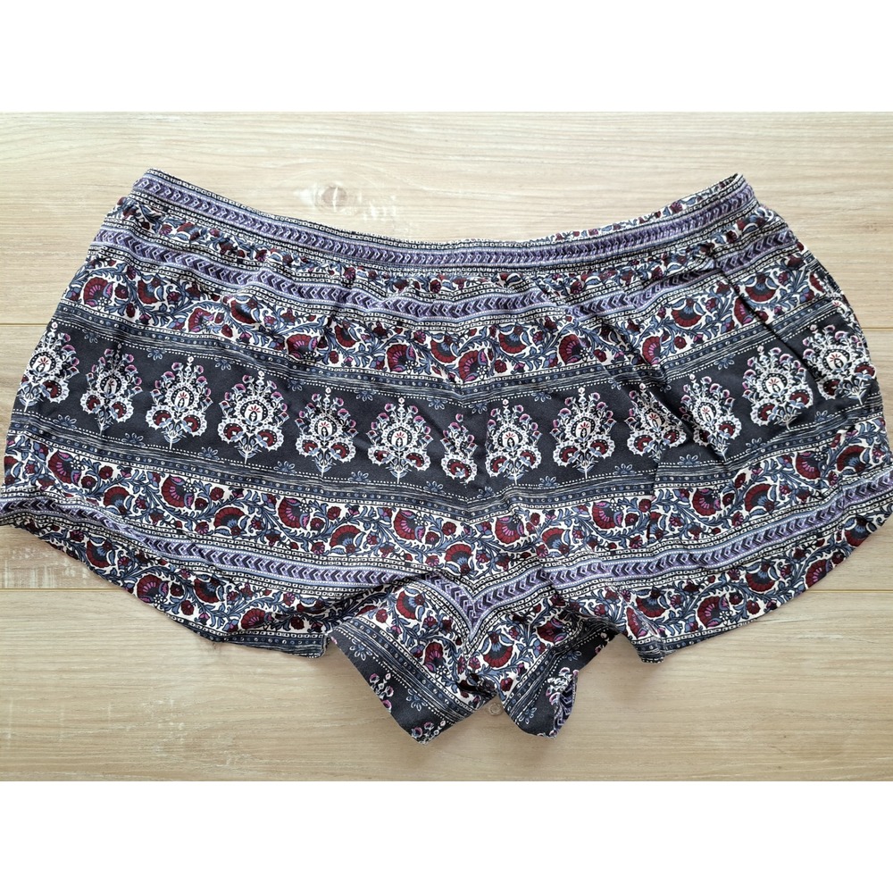American Eagle Outfitters Boho Paisley Floral Shorts Viscose Size XL - Picture 2 of 11